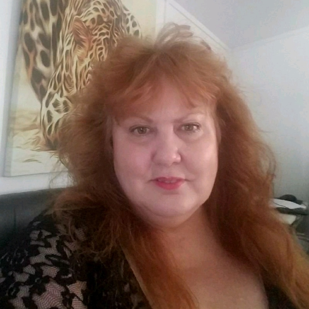 Meet your Posher, Liz